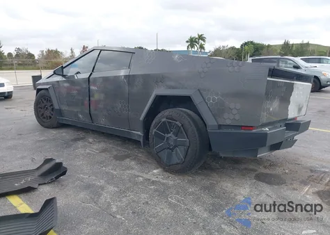 2024 Tesla Cybertruck All-Wheel Drive z USA, uszkodzony, nr VIN 7G2CEHED4RA000603